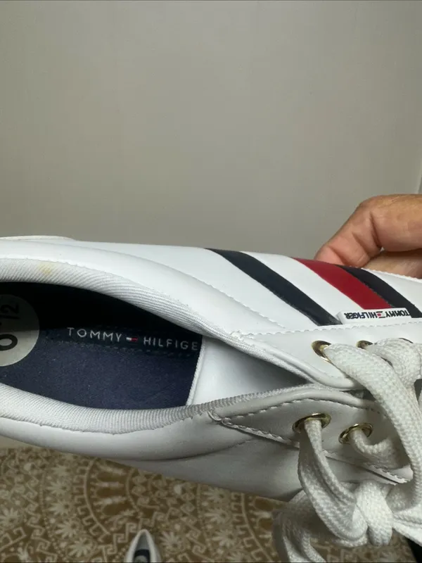 Tommy Hilfiger White Low-Top Sneakers with Red & Navy Stripes - Image 4