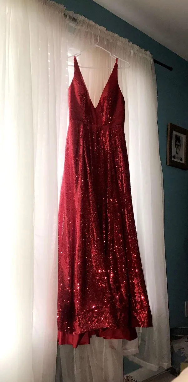 Red Sequin Prom Dress Size 4 - Image 2