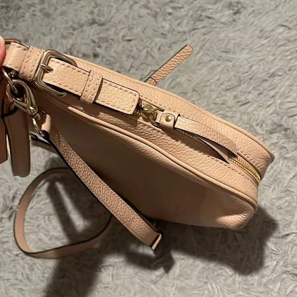 Great Condition,  crossbody purse - Image 8