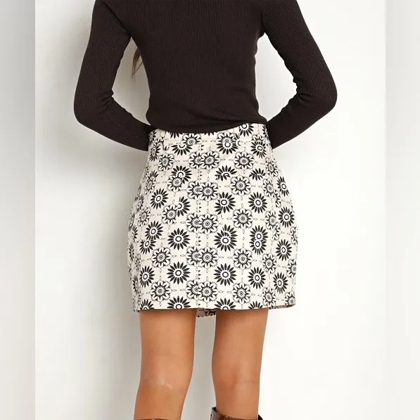Rollas Plaza‎ Mini Skirt size xs NWT - Image 2
