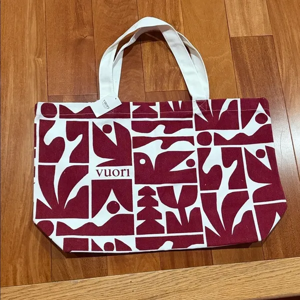 NWT Vuori Holiday Bag Strawberry‎ - Limited Edition - Image 3