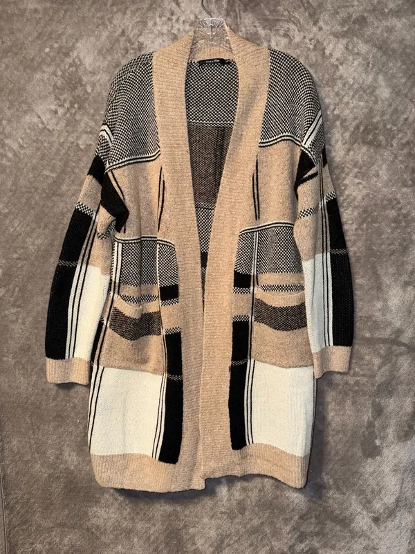 Doe & Rae Women's Beige Black White Plaid Colorblock Open Front Cardigan Sweater - Image 3