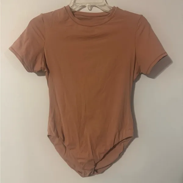 SKIMS Fits Everybody T-Shirt Bodysuit in Limited Edition Sienna size large - Image 2
