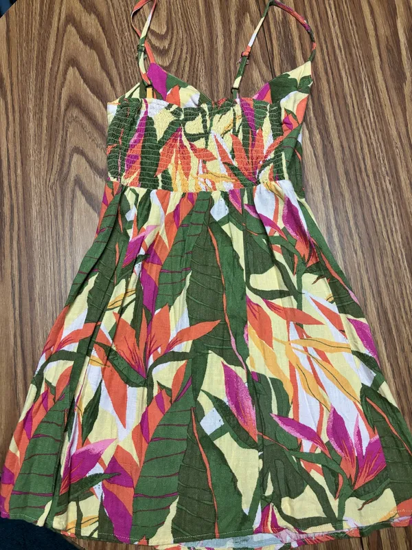 Vacation Dress Multiple Size XS - Image 3