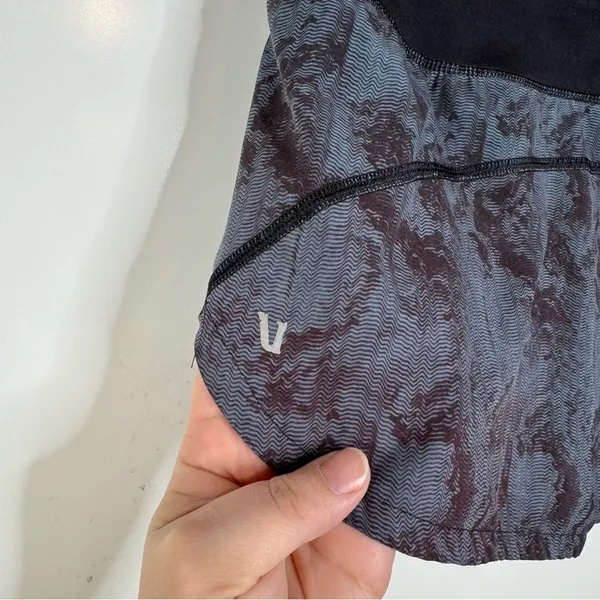 Vuori‎ Women’s Omni Performance Shorts Size Small - Image 3