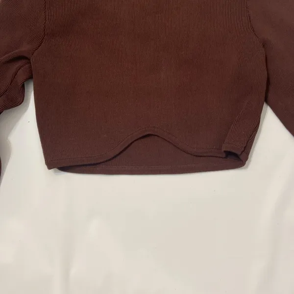 Olivaceous Long Sleeve Ribbed Brown Crop Top Size Small - Image 3
