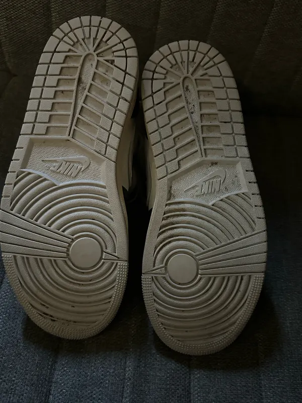 Air Jordan 1 High Method of Make - Image 3