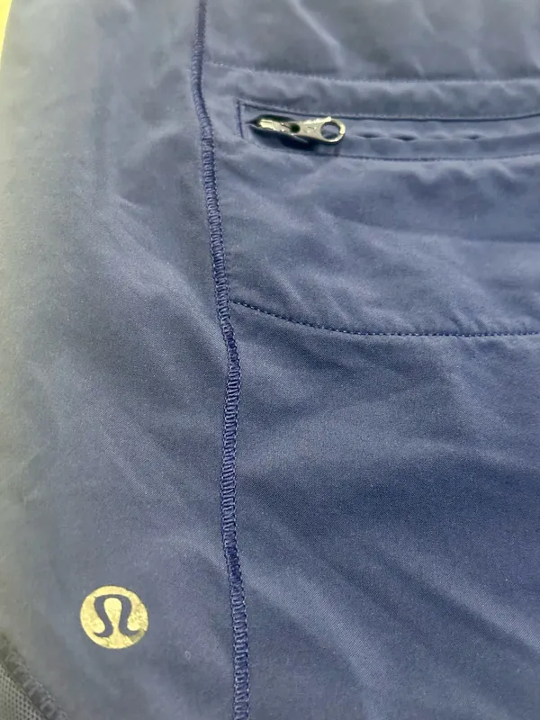 Lululemon navy blue running shorts Sz 8 - Image 5