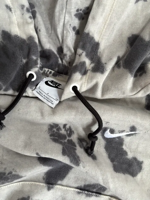 Nike Cropped Sweatshirt - Image 2