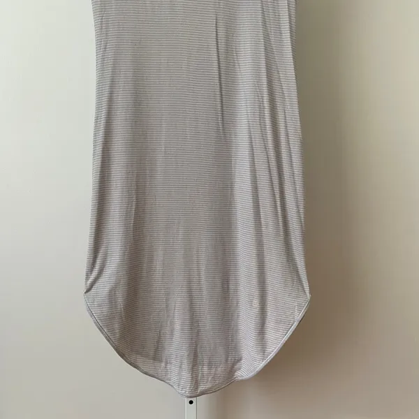 Lululemon S Gray Striped Short Sleeve Scoop Neck T-Shirt Loungewear Dress - Image 4