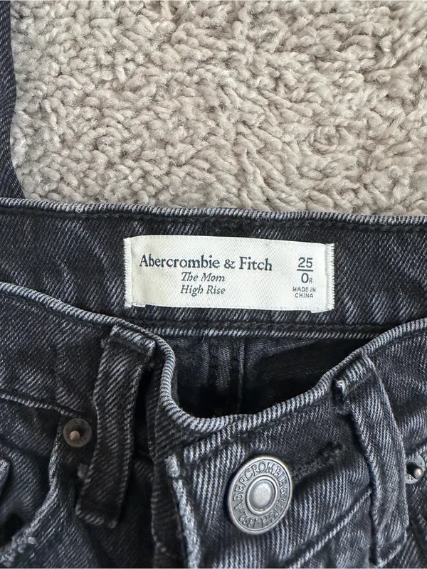 Abercrombie & Fitch The Mom High-Rise Denim Jeans - Image 4