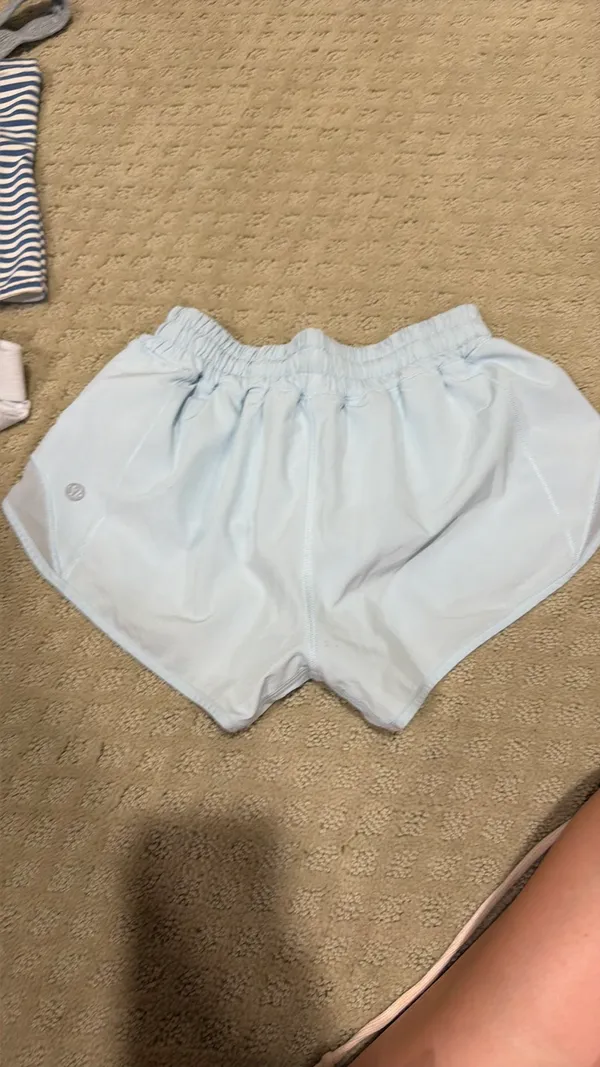 Lululemon Shorts Hotty Hot 2.5" Low-Rise Baby Blue - Image 5