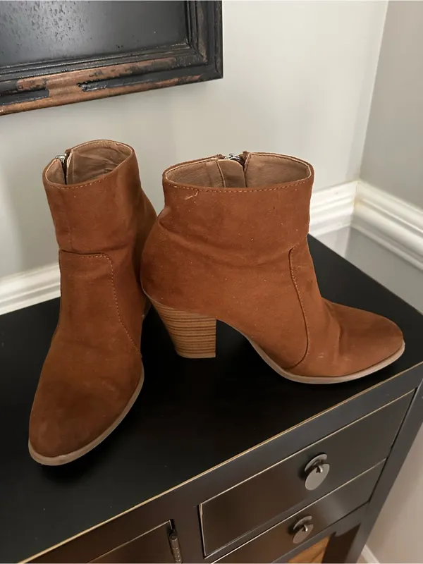 Shoe Dazzle Tan Suede Ankle Booties with Side Zipper - Image 3