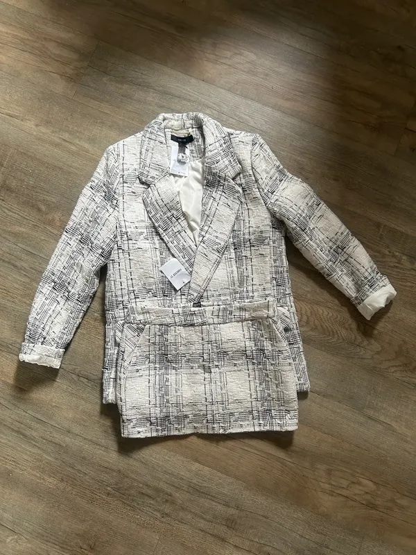 NEW Forever 21 set of tweed blazer and skirt size Small. - Image 6