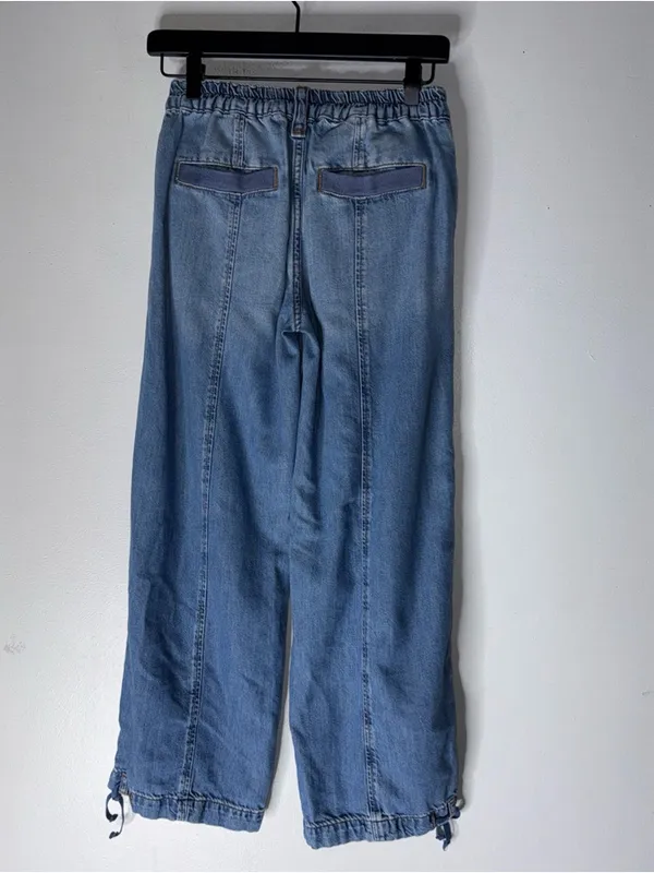 Pilcro Beach Cargo Mid Rise Jeans Size 25‎ - Image 2