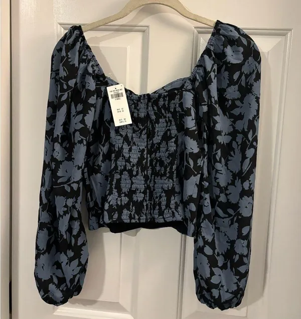 Abercrombie Long-Sleeve Ruched Puff Sleeve Slim Top - Image 4