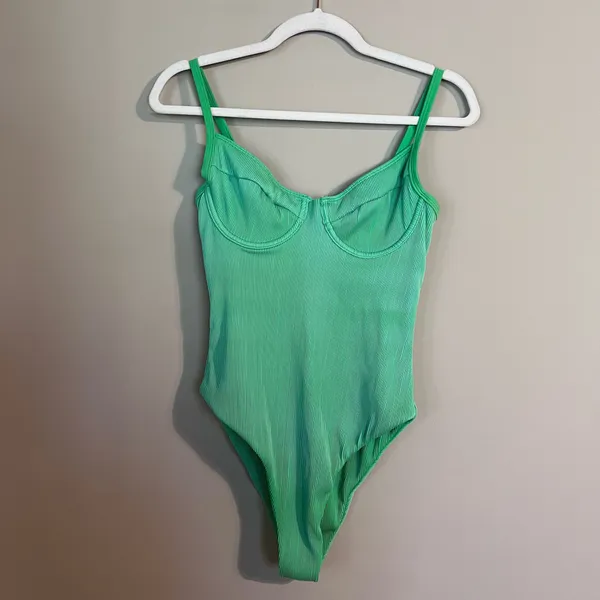 Kulani Kinis Ribbed Underwire Adjustable Strap One Piece Swimsuit Green M - Image 2