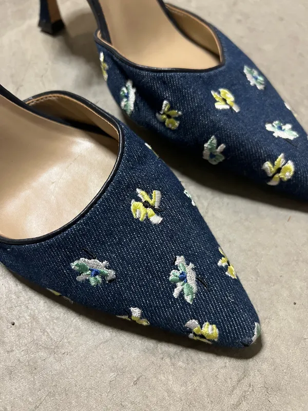 Ann Taylor Navy Blue Floral Embroidered Design Flowers Pointed Kitten Heels Sandals - Image 4