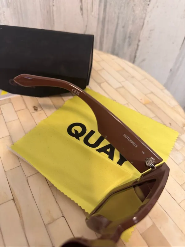 Quay Australia Notorious Oversized Square Sunglasses Chocolate Brown Gold - Image 6