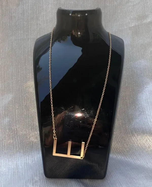 Letter E Necklace Gold - Image 2
