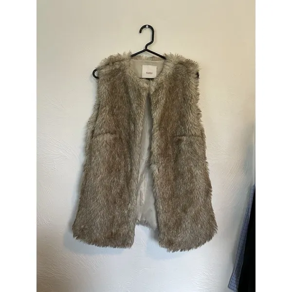 Pull And‎ Bear Faux Fur Vest Women’s Size L - Neutral Mobwife Statement Piece - Image 6