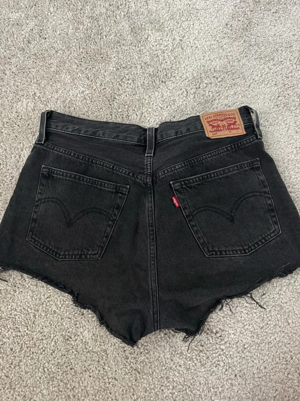 Levi’s 501 Black Denim Shorts - Image 6