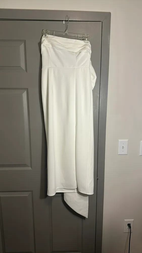 Lulus Strapless White Dress w/ Bow Medium - Image 4