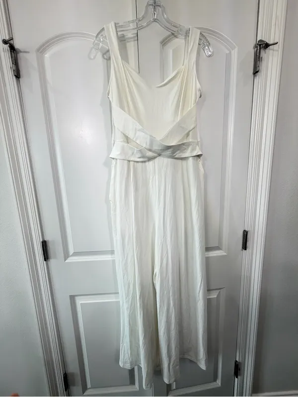 HALARA White Sweetheart Neckline Wide-Leg Jumpsuit - Image 2