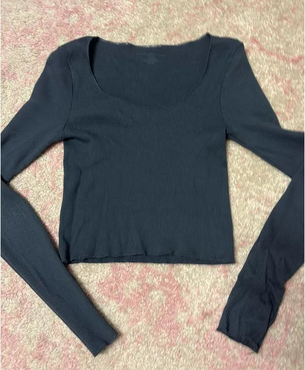 Brandy Melville Long Sleeve Top navy - Image 2