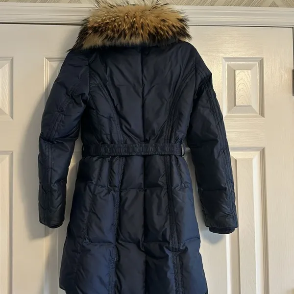 Andrew Marc Women’s Navy Blue Long Puffer Coat Hood Raccoon Fur Belted Waist XS - Image 6