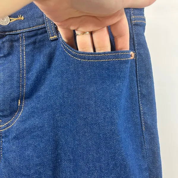 NW5 Levi's Women's Boyfriend Jeans in Deep Blue 29x30 - Image 5