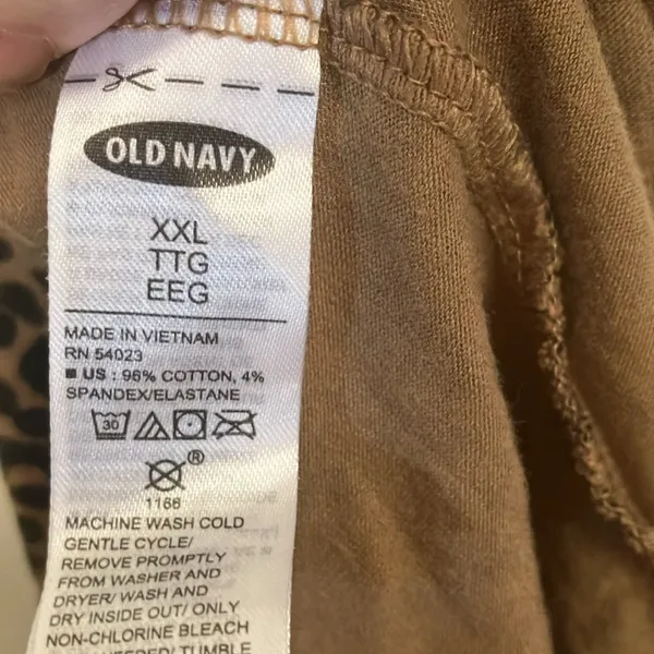 FINAL MARKDOWN Old navy shorts xxl - Image 3