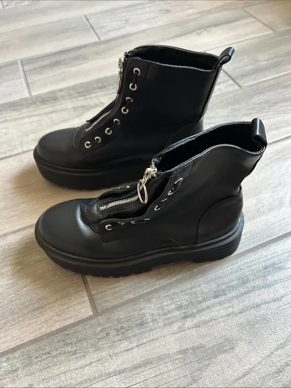 PrettyLittleThing Black Zip-Front Platform Combat Boots - Image 4