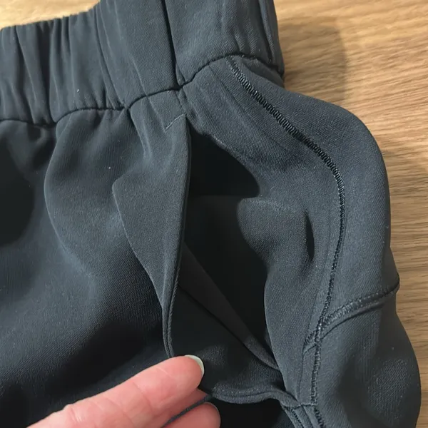 Lululemon On The Fly Woven Skirt Size 4 Cinch Waist Black - Image 4