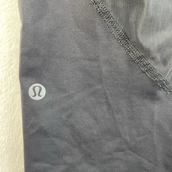 Lululemon Athletica‎ Size 10 Crop Capri Mesh Panel Leggings Black Zip Pockets - Image 6