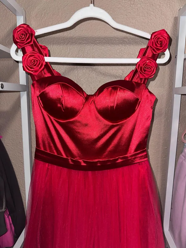 Boutique Red satin and mesh maxi prom dress - Image 3
