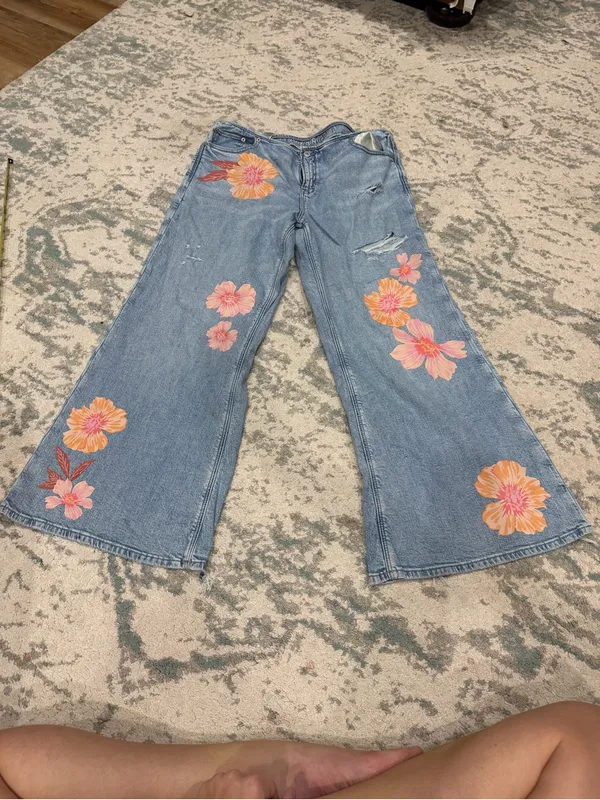 American Eagle Super Low-Rise Baggy Flare Floral Jeans Size 16 - Image 3