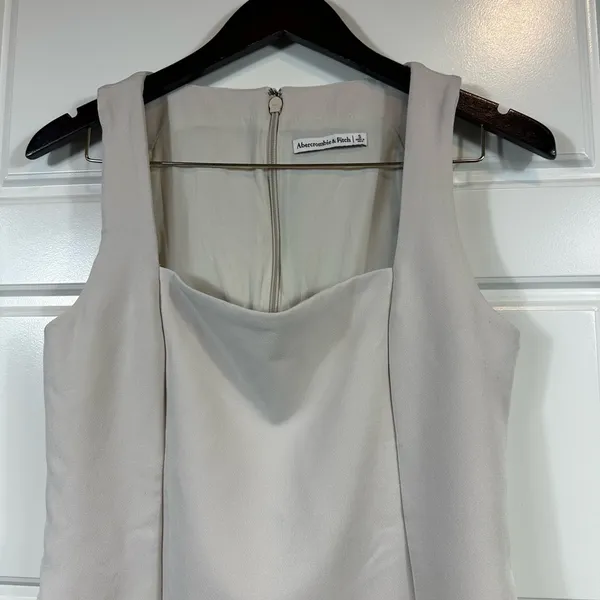 Abercrombie & Fitch Classic Square Neckline Mini Dress in Beige Size Small - Image 3