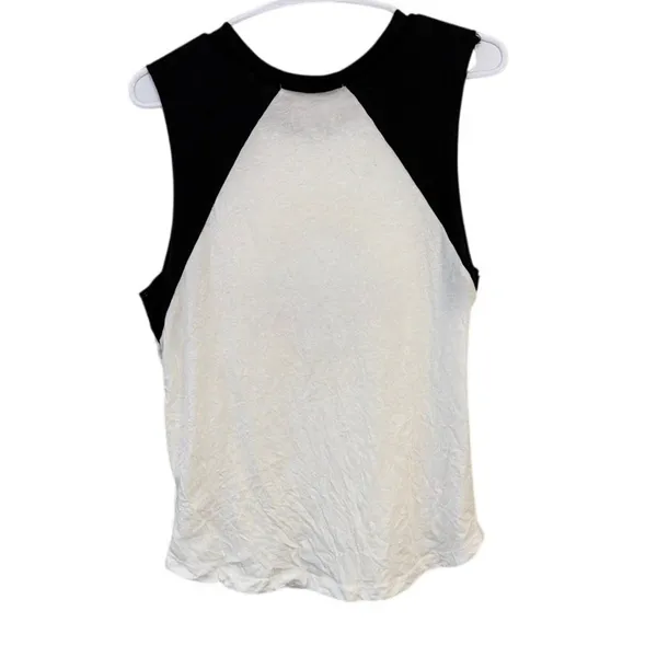 Daydreamer Distressed Gun N' Roses Tank Top Size Medium - Image 2