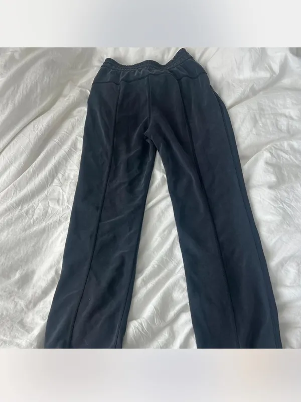 Lululemon Softstreme High-Rise Straight Leg Sweatpants size 4 dark gray - Image 2