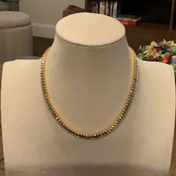Source Unknown Elegant Gold Necklace - Image 2