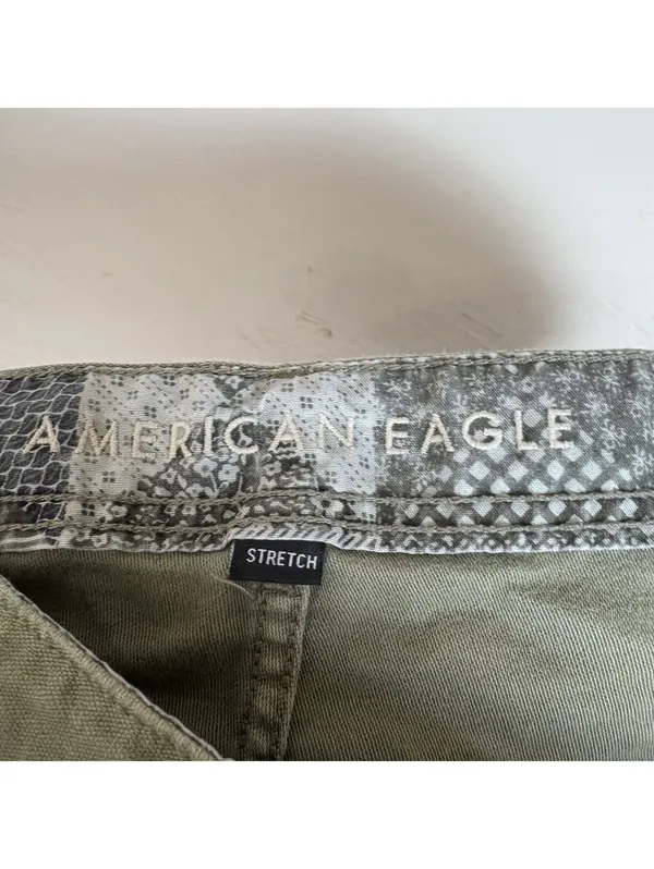 American Eagle Embroidered Utility Shorts Womens 18 Olive Green Cutoff Stretch - Image 4
