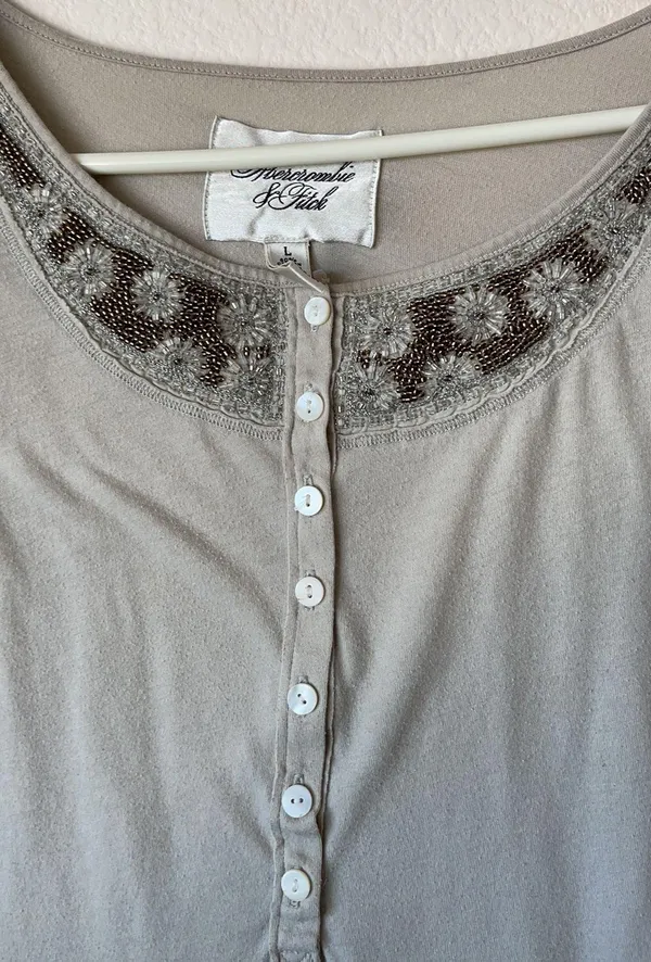 Pre loved Abercrombie Fitch top shirt L - Image 3