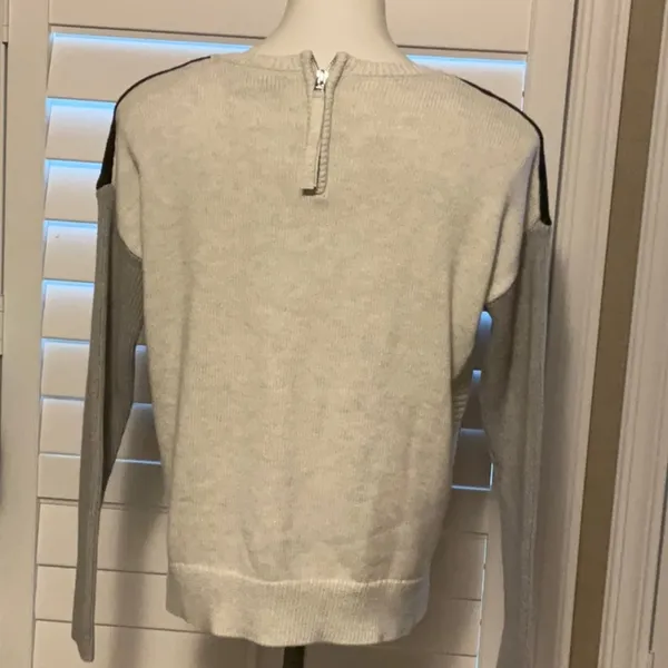 Tahari Gray Crew Neck Sweater - Image 3