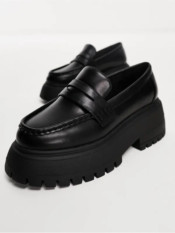 ASOS Design Women’s Wide Fit Maestro Chunky Loafers Shoes Academia in Balck 9W - Image 2