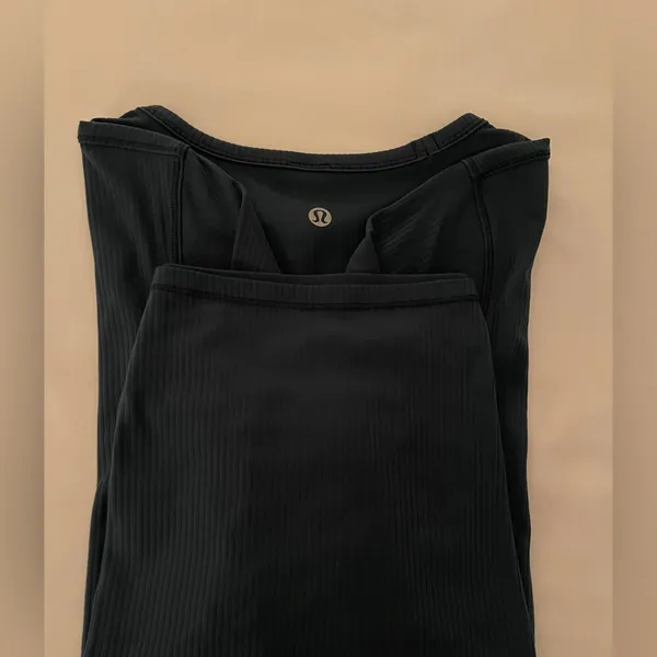 Lululemon Long Sleeve Ribbed Top - Size 10 - Excellent Condition! - Image 6