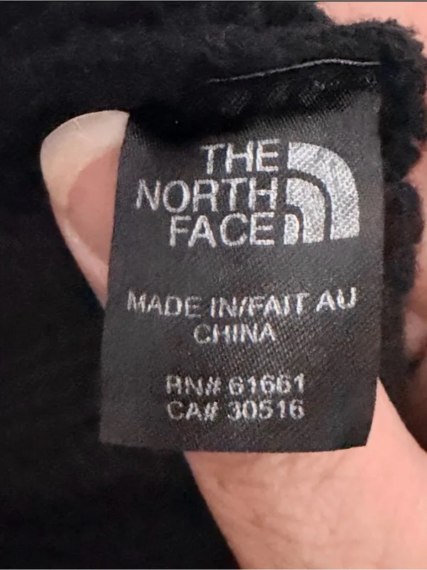 The North Face Kids Black Cable Knit Beanie - Image 2