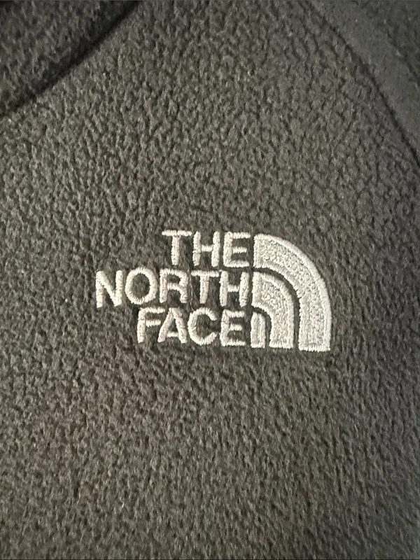 The North Face Women’s  Black Lightweight Fleece Jacket - Image 3
