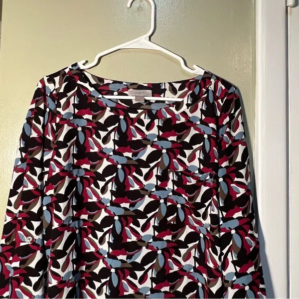 Loft Women's Size Small Long Sleeve Blouse Chest Pocket Black White Blue Floral - Image 2