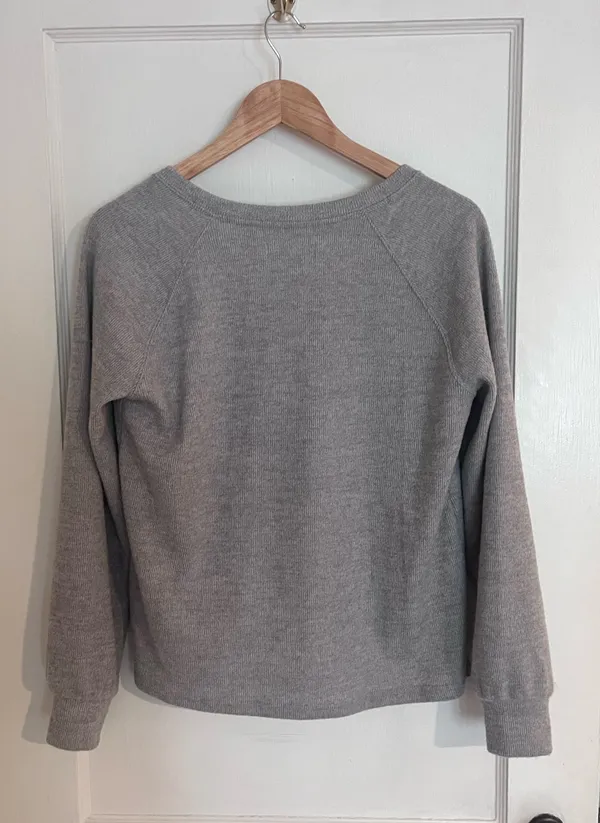 Abercrombie Grey Sweater V-Neck Small - Image 5